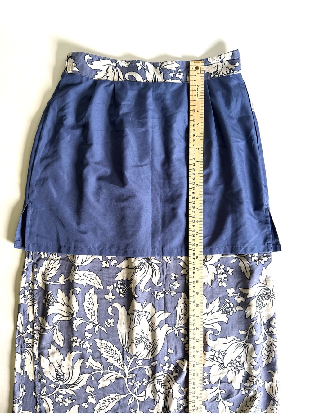 LOFT Blue Floral Botanical Midi Column Skirt Side Slits Size SP Petite - Picture 12 of 13
